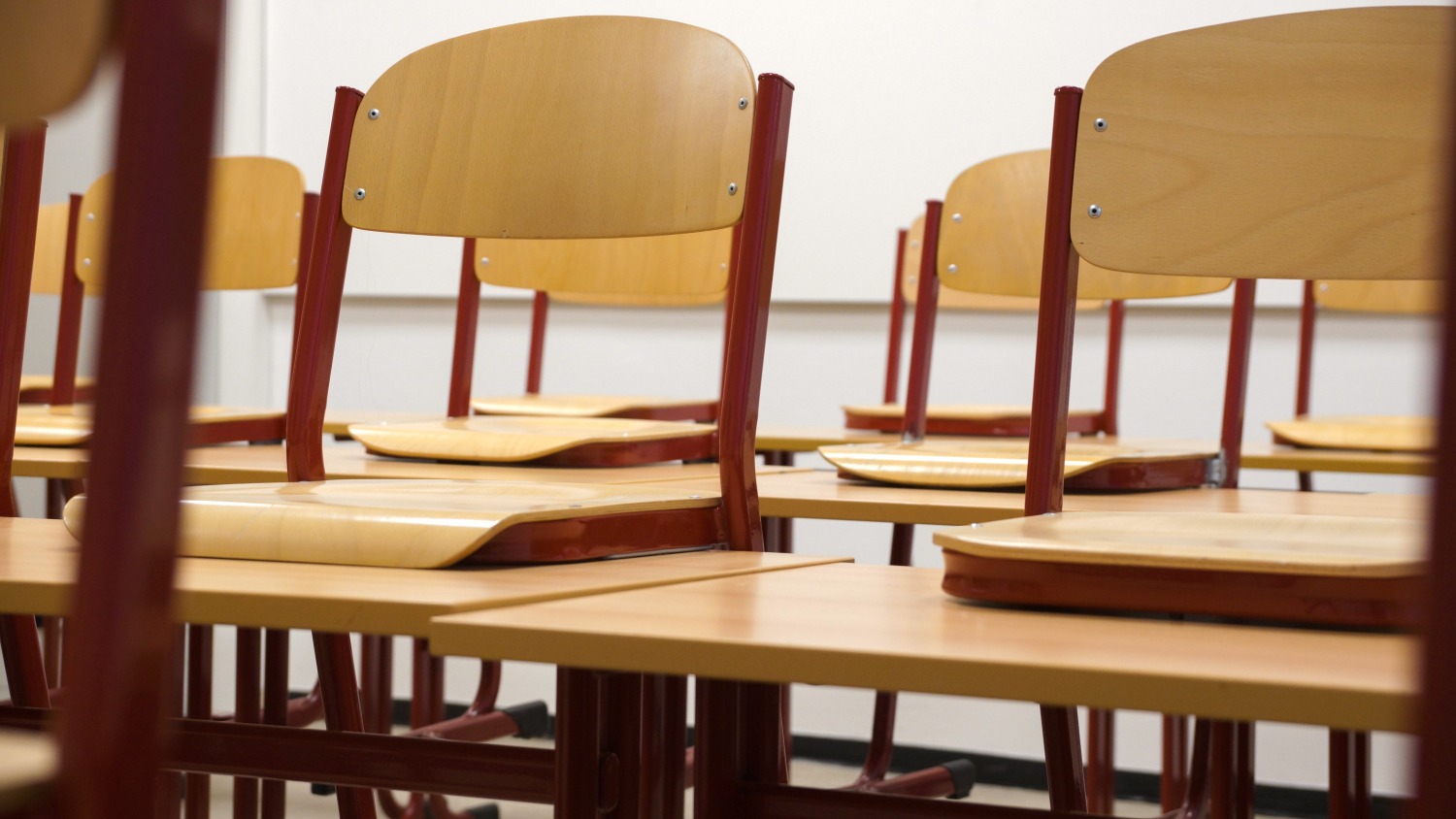 Which cities are examination centers for the NIFT exam?